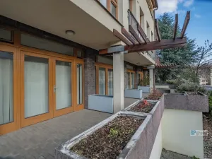 Prodej obchodního prostoru, Praha - Hlubočepy, Hlubočepská, 104 m2