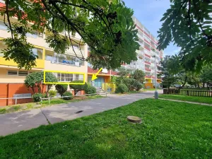 Pronájem bytu 3+1, Praha - Petrovice, Rezlerova, 70 m2