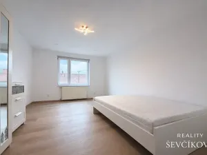 Pronájem bytu 3+kk, Hradec Králové, Miřiovského, 118 m2