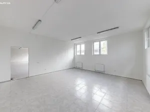 Prodej výrobních prostor, Kladno, Huťská, 1000 m2