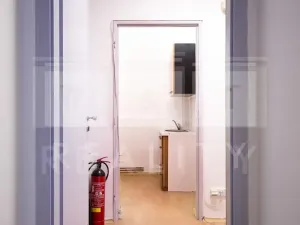 Pronájem obchodního prostoru, Hradec Králové, Švehlova, 61 m2