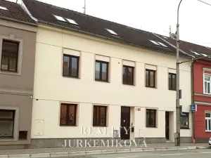 Pronájem bytu 1+kk, České Budějovice, Husova tř., 25 m2