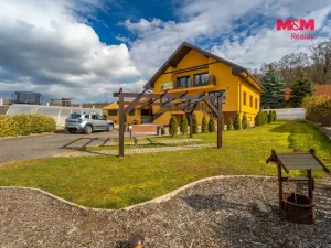 Prodej rodinného domu, Očihov, 280 m2