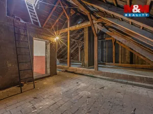 Prodej obchodního prostoru, Louny, Husova, 744 m2