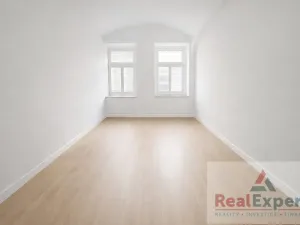 Pronájem bytu 1+kk, Praha - Vinohrady, Máchova, 35 m2