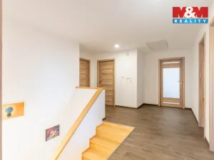 Prodej rodinného domu, Okrouhlá, 222 m2