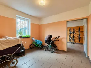 Prodej bytu 2+kk, Úpice, Národní, 46 m2