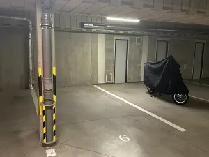 Pronájem garážového stání, Střelice, Příční, 13 m2