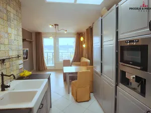 Pronájem bytu 2+kk, Praha - Vysočany, Pod Harfou, 55 m2