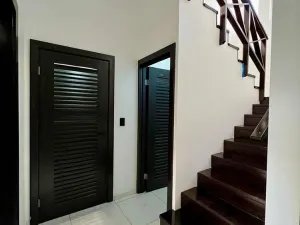 Prodej rodinného domu, Coxen Hole, Roatán, Honduras, 90 m2