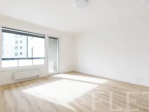 Pronájem bytu 1+kk, Praha - Hloubětín, Kolbenova, 35 m2