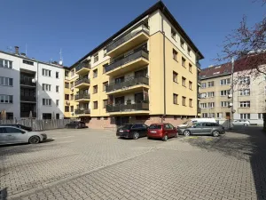 Pronájem bytu 3+kk, Pardubice - Zelené Předměstí, Nerudova, 122 m2