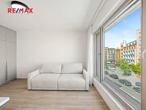 Pronájem bytu 1+kk, Praha - Žižkov, Malešická, 36 m2