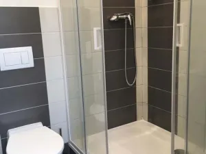 Pronájem bytu 1+1, Praha - Holešovice, Osadní, 38 m2