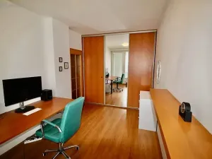 Dražba bytu 2+kk, Praha - Prosek, Nad šestikopy, 53 m2