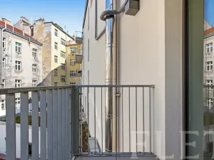 Pronájem bytu 1+kk, Praha - Vršovice, Krymská, 30 m2