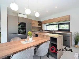 Pronájem rodinného domu, Šestajovice, Konopišťská, 250 m2