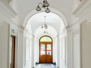 Pronájem kanceláře, Praha - Nové Město, Karlovo náměstí, 18 m2