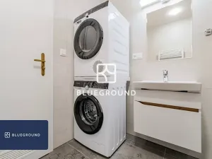 Pronájem bytu 1+kk, Praha - Bubeneč, Veletržní, 28 m2