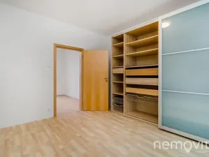 Pronájem bytu 2+kk, Praha - Prosek, Prosecká, 70 m2