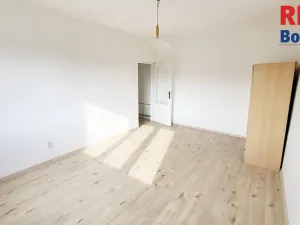 Pronájem bytu 2+1, Praha - Malešice, Ovčárská, 53 m2