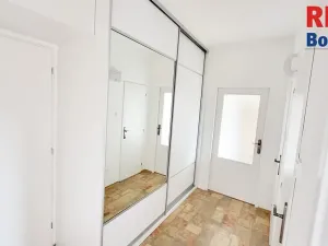 Pronájem bytu 2+1, Praha - Malešice, Ovčárská, 53 m2