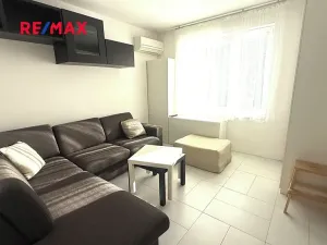 Pronájem bytu 1+1, Břeclav, náměstí Petra Bezruče, 40 m2