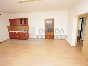 Pronájem kanceláře, Neratovice, 514 m2