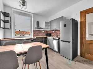 Pronájem bytu 2+kk, Hradec Králové, Pražská třída, 53 m2