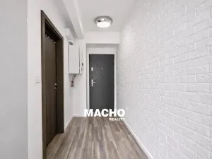 Pronájem bytu 1+1, Praha - Modřany, Karasova, 45 m2