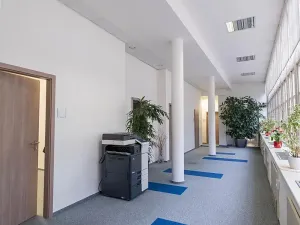 Pronájem kanceláře, Praha - Nové Město, Politických vězňů, 300 m2