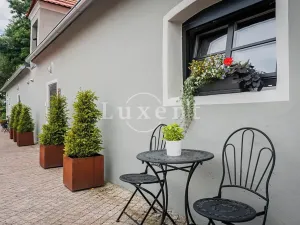 Prodej ubytování, Hluboká nad Vltavou, 1114 m2