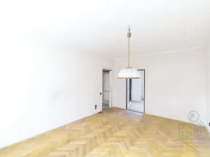 Prodej bytu 3+1, Ostrov, Severní, 68 m2