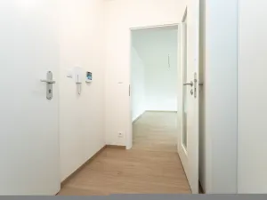 Prodej bytu 1+kk, Praha, Sochorcova, 36 m2