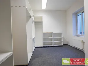 Prodej kanceláře, Chrudim - Chrudim IV, Lupáčova, 612 m2