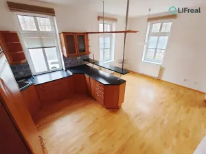 Pronájem bytu 4+1, Liberec, nám. Tržní, 130 m2