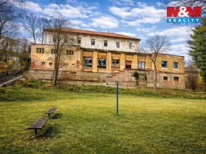 Prodej rodinného domu, Štěkeň, U Zámku, 834 m2