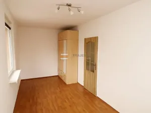 Pronájem bytu 3+1, Praha - Motol, Hennerova, 75 m2