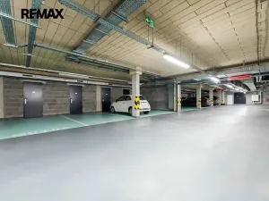 Pronájem bytu 1+kk, Praha - Smíchov, Kobrova, 43 m2