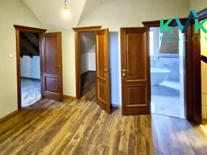 Prodej rodinného domu, Nová Role, 270 m2