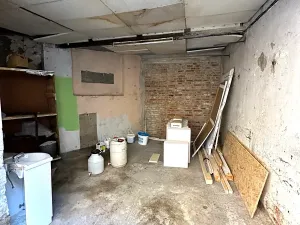 Prodej garáže, Karlovy Vary, Svahová, 100 m2