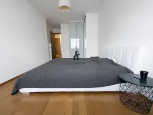 Pronájem bytu 2+kk, Praha - Holešovice, Komunardů, 57 m2