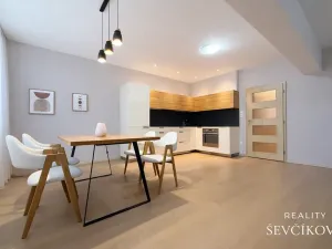 Pronájem bytu 3+kk, Hradec Králové, Gočárova třída, 76 m2