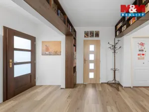 Prodej bytu 4+1, Chlumec, Vyklická, 98 m2