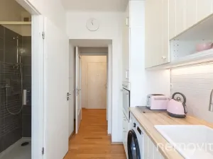 Prodej bytu 1+kk, Praha - Vršovice, Sportovní, 34 m2