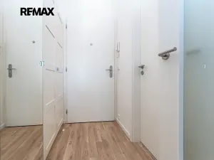 Pronájem bytu 1+kk, Praha - Libeň, Novovysočanská, 25 m2