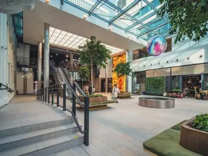 Pronájem obchodního prostoru, Pardubice, náměstí Republiky, 15 m2