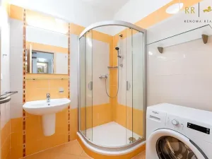 Pronájem bytu 2+kk, Brno, Zlínská, 55 m2