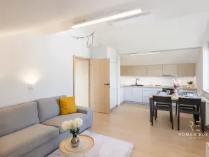 Prodej vícegeneračního domu, Praha - Záběhlice, Střemchová, 348 m2