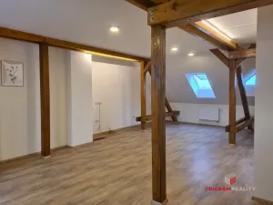 Pronájem bytu 2+kk, Hradec Králové, třída Karla IV., 70 m2